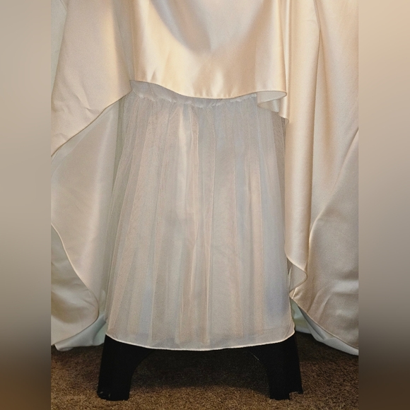 Size 14 beaded Aline wedding dress with pockets unaltered - Picture 14 of 16